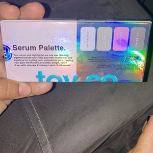 New highlighters serum pallet